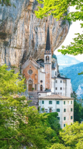 PELLEGRINAGGIO Santuario Madonna della CORONA